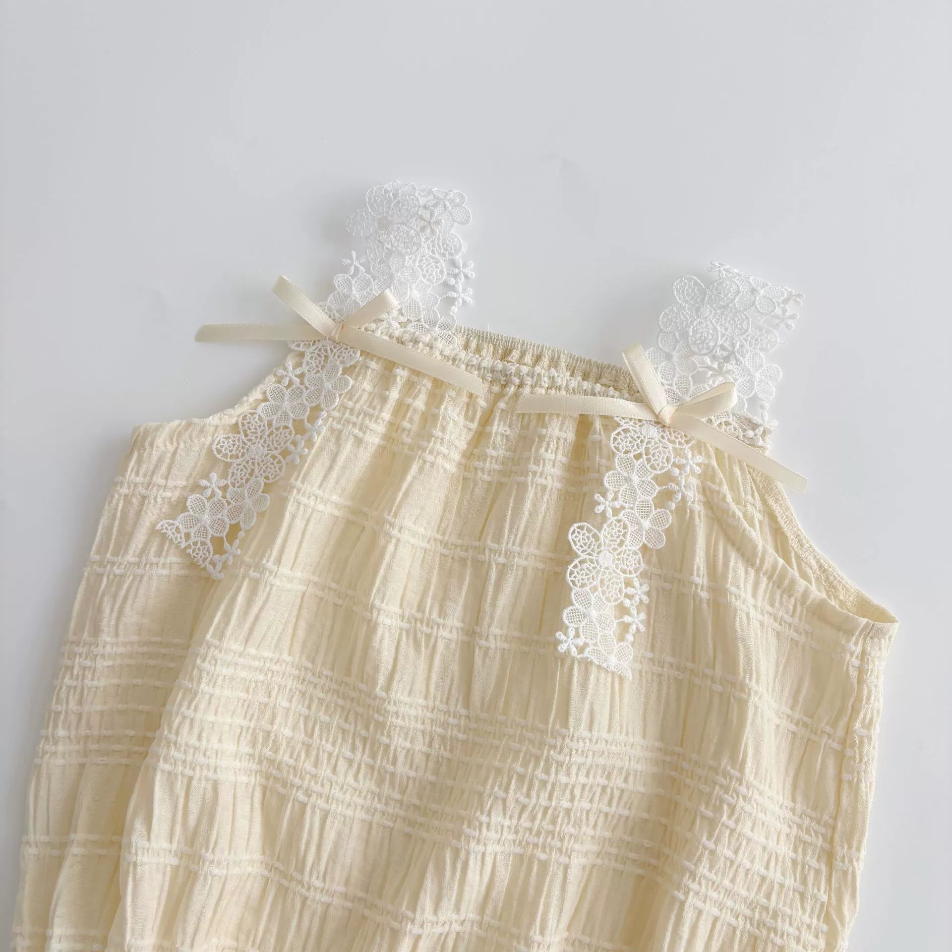 Summer Arrival Baby Girls Sleeveless Color Patchwork Lace Decorated Strap Onesies